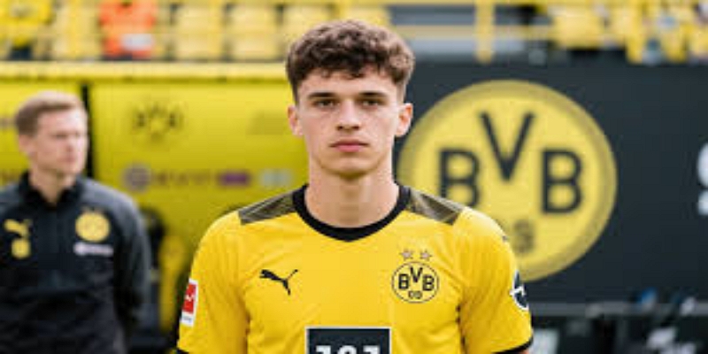 球速体育分析：全能中场的进化之路 - 球速体育